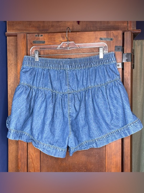 Free People We The Free Fleur Blue Denim Shorts Ruffle Button Boho Festival XL - Picture 6 of 8